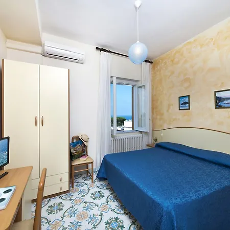 Casa Di Meglio 3* イスキア島